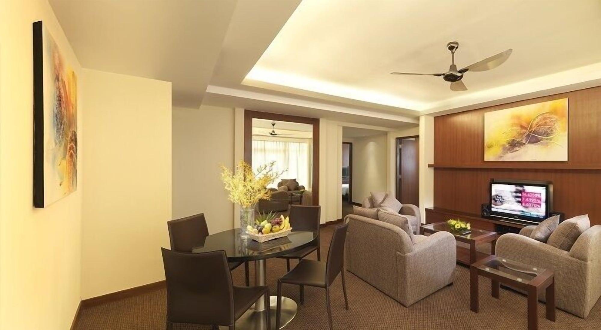 St Giles Gardens Hotel Kuala Lumpur Zewnętrze zdjęcie A typical suite at the hotel