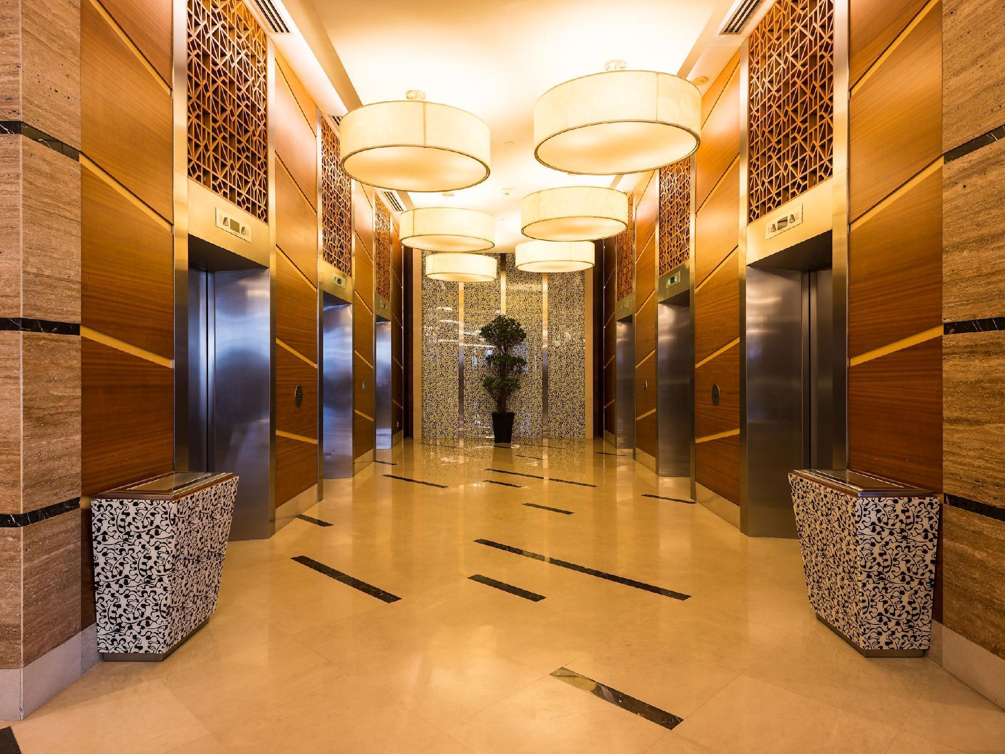 St Giles Gardens Hotel Kuala Lumpur Zewnętrze zdjęcie The elevator lobby